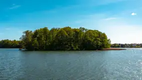 Jezioro Czos, Mrągowo widziane z wody, maj 2025 r. - zdjęcie 32