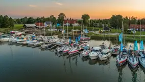 Zachód słońca z drona nad jeziorem Górkło, czerwiec 2025 r. - zdjęcie 6