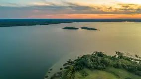Zachód słońca nad jeziorem Śniardwy i wyspą Szeroki Ostrów, czerwiec 2025 r. - zdjęcie 9