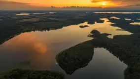 Zachód słońca nad jeziorem Kisajno, Łabędzi Ostrów, lipiec 2025 r. - zdjęcie 19