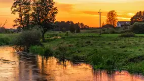 Zachód słońca nad rzeką Gołdapa w Baniach Mazurskich, lipiec 2025 r. - zdjęcie 19