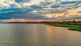 Wieczorne kadry nad jeziorem Święcajty w Ogonkach, sierpień 2025 r. - zdjęcie 9