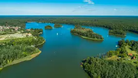 Jezioro Nidzkie przy porcie Pod Dębem, Ruciane-Nida, sierpień 2025 r. - zdjęcie 11