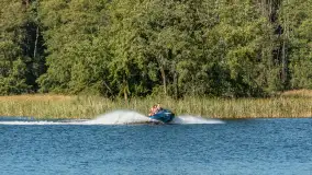 Żagle i ruch na jeziorze Kisajno, ostatnie dni lata, wrzesień 2025 r. - zdjęcie 15