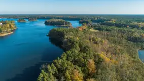 Barwy jesieni nad jeziorem Nidzkim i portem Pod Dębem, październik 2025 r. - zdjęcie 6