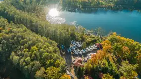 Jesień nad jeziorem Kisajno w Pięknej Górze, październik 2025 r. - zdjęcie 17