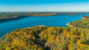 Jesień nad jeziorem Kisajno w Pięknej Górze, październik 2025 r. - zdjęcie 48