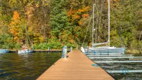 Jesienne kadry w porcie Pod Dębem, nad jeziorem Nidzkim, październik 2025 r. - zdjęcie 29