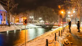 Nocne i zaśnieżone Giżycko, listopad 2025 r. - zdjęcie 23