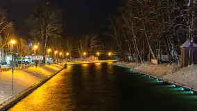 Nocne i zaśnieżone Giżycko, listopad 2025 r. - zdjęcie 18