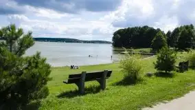 Zdjęcia: Malownicza i funkcjonalna plaża z czynu społecznego - zdjęcie 15