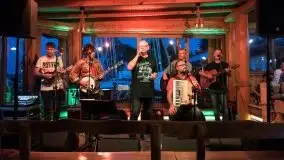 Zdjęcia: Port AZS-u oklaskiwał zespół Mechanicy Shanty - zdjęcie 4