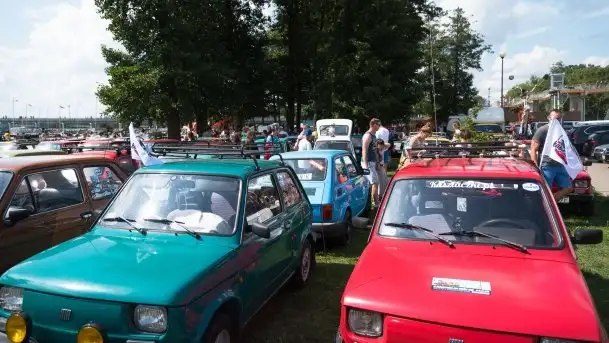 Zdjęcia:  Zlot "maluchów" w Giżycku. Nie ma klimy, ale jest klimat - zdjęcie 4