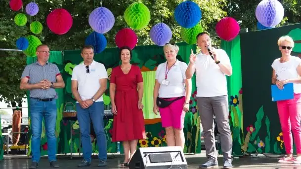 Zdjęcia: Rodzinna zabawa na plaży miejskiej nad Niegocinem  - zdjęcie 7