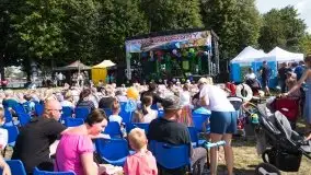 Zdjęcia: Rodzinna zabawa na plaży miejskiej nad Niegocinem  - zdjęcie 21