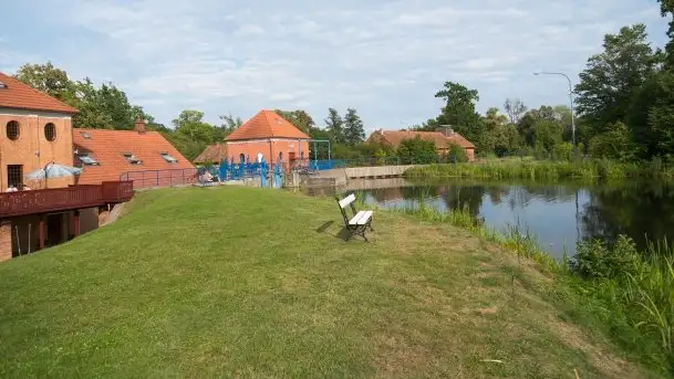 Zdjęcia: Gościnne progi starej elektrowni nad rzeką Węgorapą - zdjęcie 10