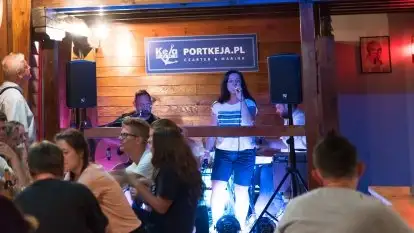 Zdjęcia: Załoga Dr. Bryga rozśpiewała publiczność Tawerny Keja 