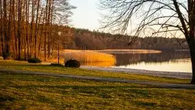 Piaski i jezioro Bełdany w marcowym słońcu - zdjęcie 16