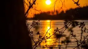 Złote jezioro Dejguny w kwietniowym słońcu - zdjęcie 34