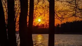 Złote jezioro Dejguny w kwietniowym słońcu - zdjęcie 48