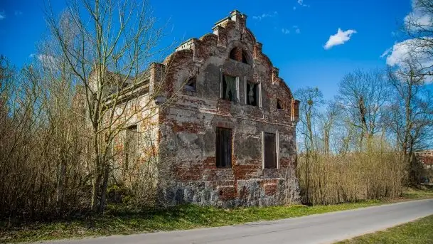 Wopławki - piękny pałac i zagadkowa kaplica - zdjęcie 2