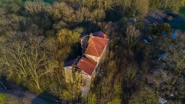 Niszczejąca perełka włoskiej architektury w Silginach - zdjęcie 11