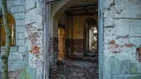 Niszczejąca perełka włoskiej architektury w Silginach - zdjęcie 8