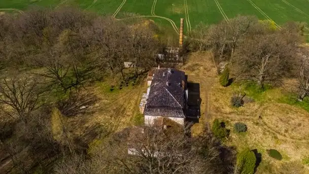 Pałac w Bęsi, na który rzucono klątwę - zdjęcie 8