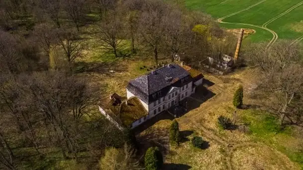 Pałac w Bęsi, na który rzucono klątwę - zdjęcie 1