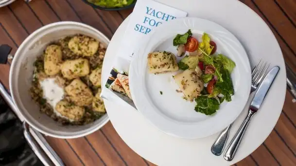 Zdjęcia: W Mikołajkach zamówisz posiłek z dostawą na jacht! - zdjęcie 2