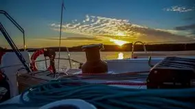 Zachód słońca podczas pływania jachtem Antila 30 - zdjęcie 7