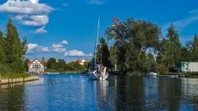 Zdjęcia: Poradnik motorowodny, skuterem i jachtem motorowym przez Mazury - jezioro Mamry - zdjęcie 19