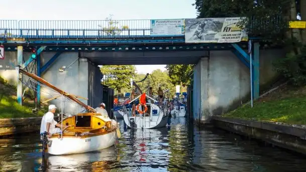Zdjęcia: Poradnik - motorowodne Mazury - jezioro Bełdany - zdjęcie 5