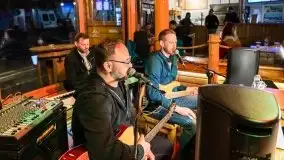 Załoga Dr Bryga w niepełnym składzie w tawernie Rozbitek w Wilkasach - zdjęcie 1