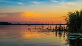 Zachód słońca, widok z wody na jezioro Święcajty - zdjęcie 21