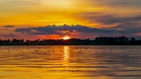 Zachód słońca, widok z wody na jezioro Święcajty - zdjęcie 32