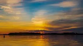 Zachód słońca, widok z wody na jezioro Święcajty - zdjęcie 36