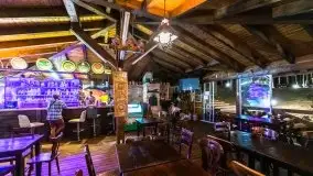 Nocne życie w porcie Tajty, sierpień 2020 r. - zdjęcie 13