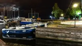 Port AZS Wilkasy skąpany w ciemnościach nocy - zdjęcie 13