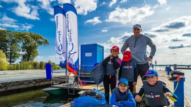 Sprzątanie Świata (Mazur) przez Rotarack Giżycko i Giżycką Grupę Regatową