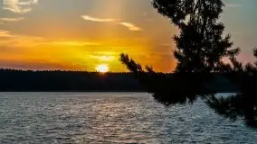 Październikowy wschód słońca nad jeziorem Kruklin - zdjęcie 3