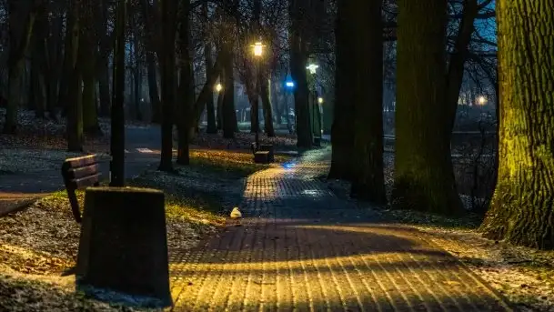 Nocny i świąteczny Kętrzyn, grudzień 2020 r. - zdjęcie 3