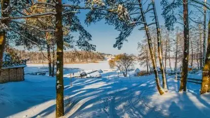 Zimowa i bajkowa sceneria w hotelu Tajty nad j. Tajty