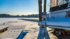 Stanica Wodna Stranda w zimowej scenerii - zdjęcie 7