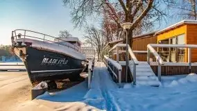 Stanica Wodna Stranda w zimowej scenerii - zdjęcie 1