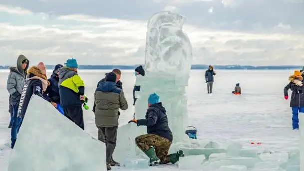 Fotorelacja z rzeźbienia w lodzie w Giżycku - zdjęcie 9
