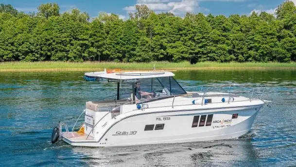 Zdjęcia: Made in Mazury - poznaj jacht motorowy Stillo 30 - zdjęcie 1