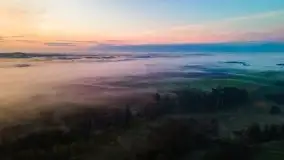 Wschód słońca z drona nad jeziorem Wojnowo - zdjęcie 12