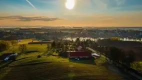 Wschód słońca z drona nad jeziorem Wojnowo - zdjęcie 36