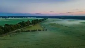 Wiosenne mgły nad polami Mazur w okolicy Pozezdrza - zdjęcie 14